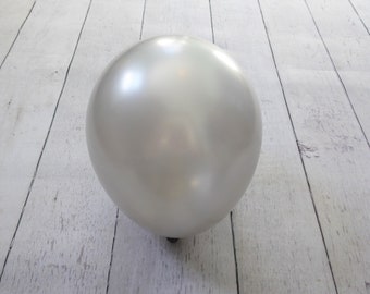 5" or 11" Qualatex Metallic Silver Latex Balloons 10 Pack