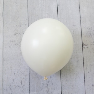 TUFTEX Lace (cream) Latex Balloons | 5&quot;, 11&quot;, 17&quot; or 24&quot; Sizes | Premium Quality and Biodegradable Latex | Smaller packs
