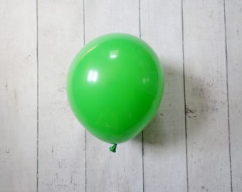 5" or 11" Tuftex Green Latex Balloons 10 Pack