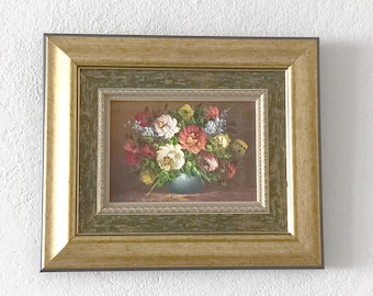 Petite peinture à l'huile espagnole vintage de fleurs mortes encadrée