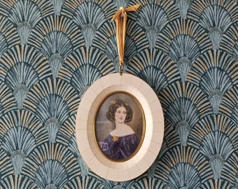 Vintage miniature picture in white bone inlay frame in bombé glass circa 1950 signed hand painted oval miniature of lady with convex glass