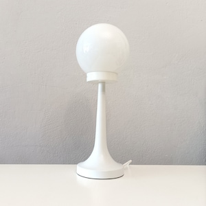 Mcm space age vintage white minimalist globe lamp from the 1990&#39;s