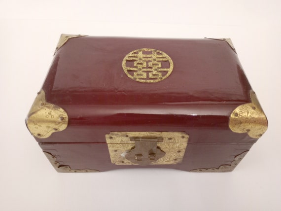 Aubergine Leather Trunk from Shanghai - Circa 1920 Aubergine Leather Trunk from Shanghai - Circa 1920