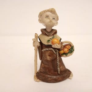 Figura de monge Fontanini Itália por volta de 1980 estatueta italiana colecionável número 827 Estatueta Simonetti monge com cesta de frutas Estatueta vintage