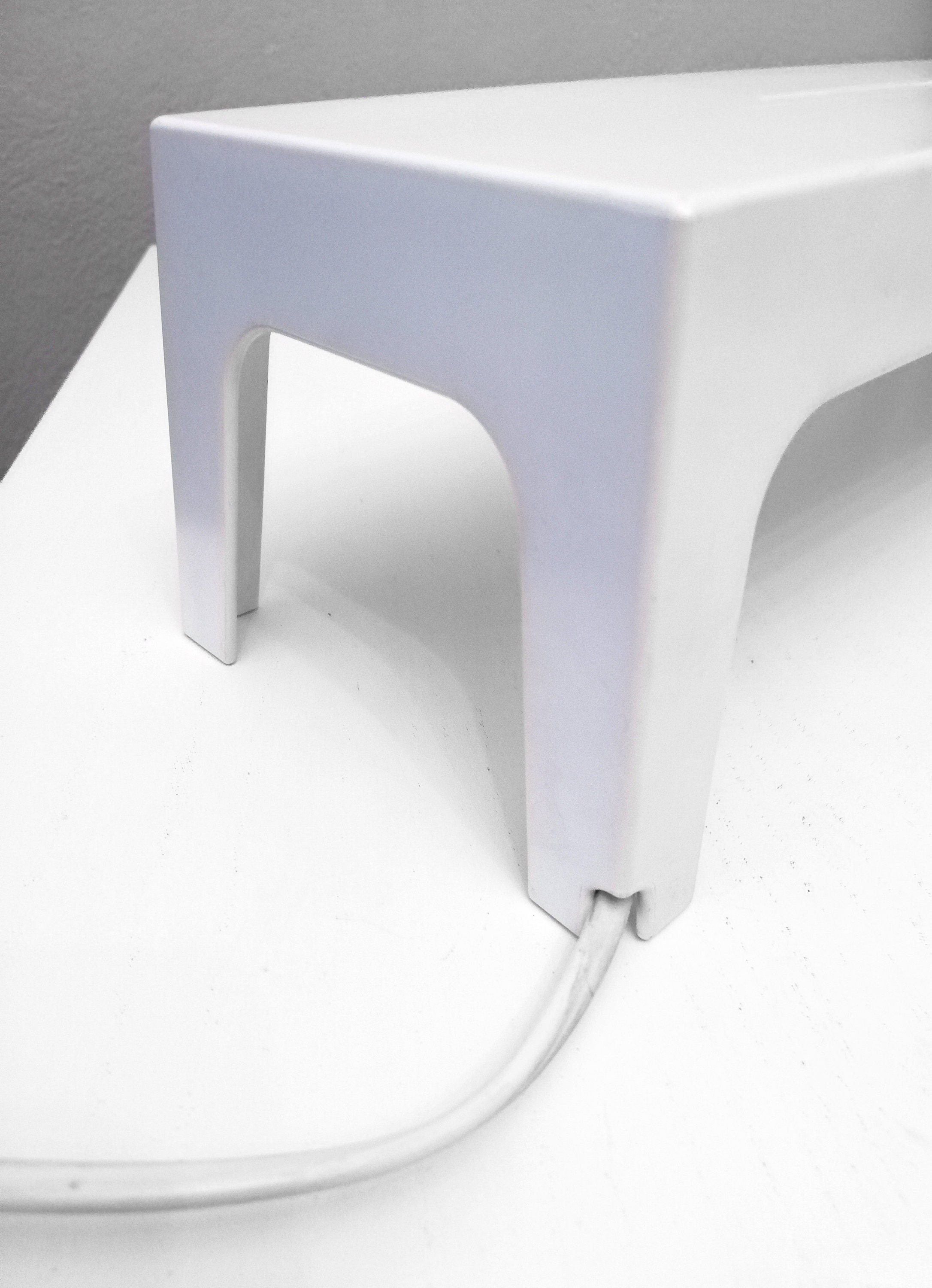 Mcm vintage iconic Nipotino white table lamp by designer Sebastian Bergne for Luce Plan made in Italy 1990s