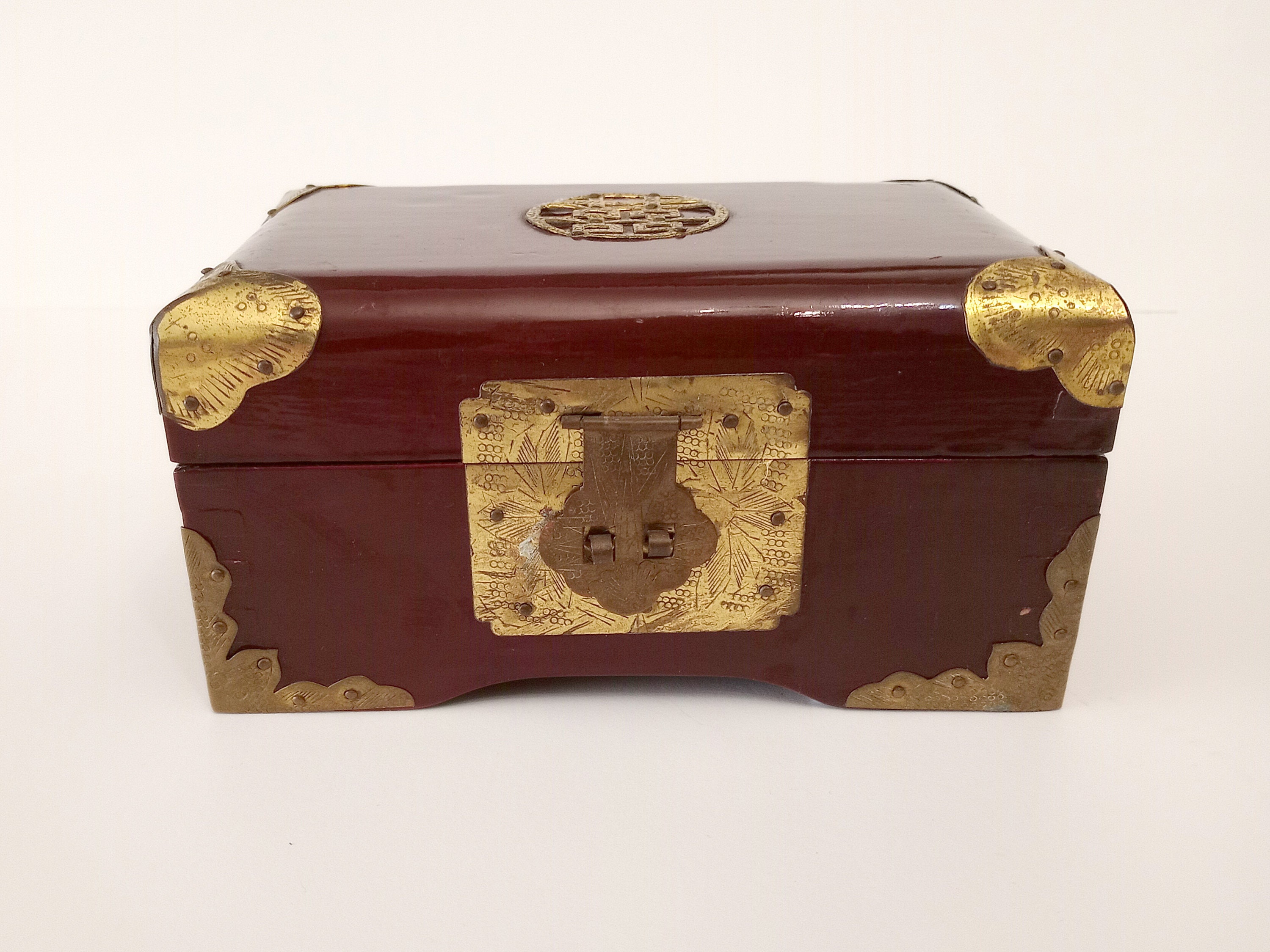 Aubergine Leather Trunk from Shanghai - Circa 1920 Aubergine Leather Trunk from Shanghai - Circa 1920
