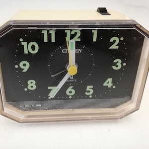 Réveil à cloche citoyen fabriqué au Japon dans les années 1980, réveil japonais rétro marron et beige, horloge de table de l&#39;ère spatiale
