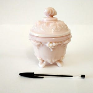 Pink Portieux Vallerystal opaline bonbon jar with lid and grapes decor circa 1940 Small opaline box from France in light pink colour