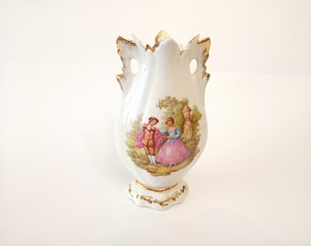 Vintage Hispania porcelain vase with two handles featuring a signed Fragonard scene at the front made in Spain circa 1950 handpainted gold