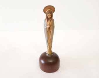 Die seltene Spieluhr „Jungfrau Maria Reuge“ spielt das Ave Maria des Komponisten Charles Gounod aus dem Jahr 1957. Spieluhr mit Schweizer Uhrwerk, hergestellt von Toriart in Italien