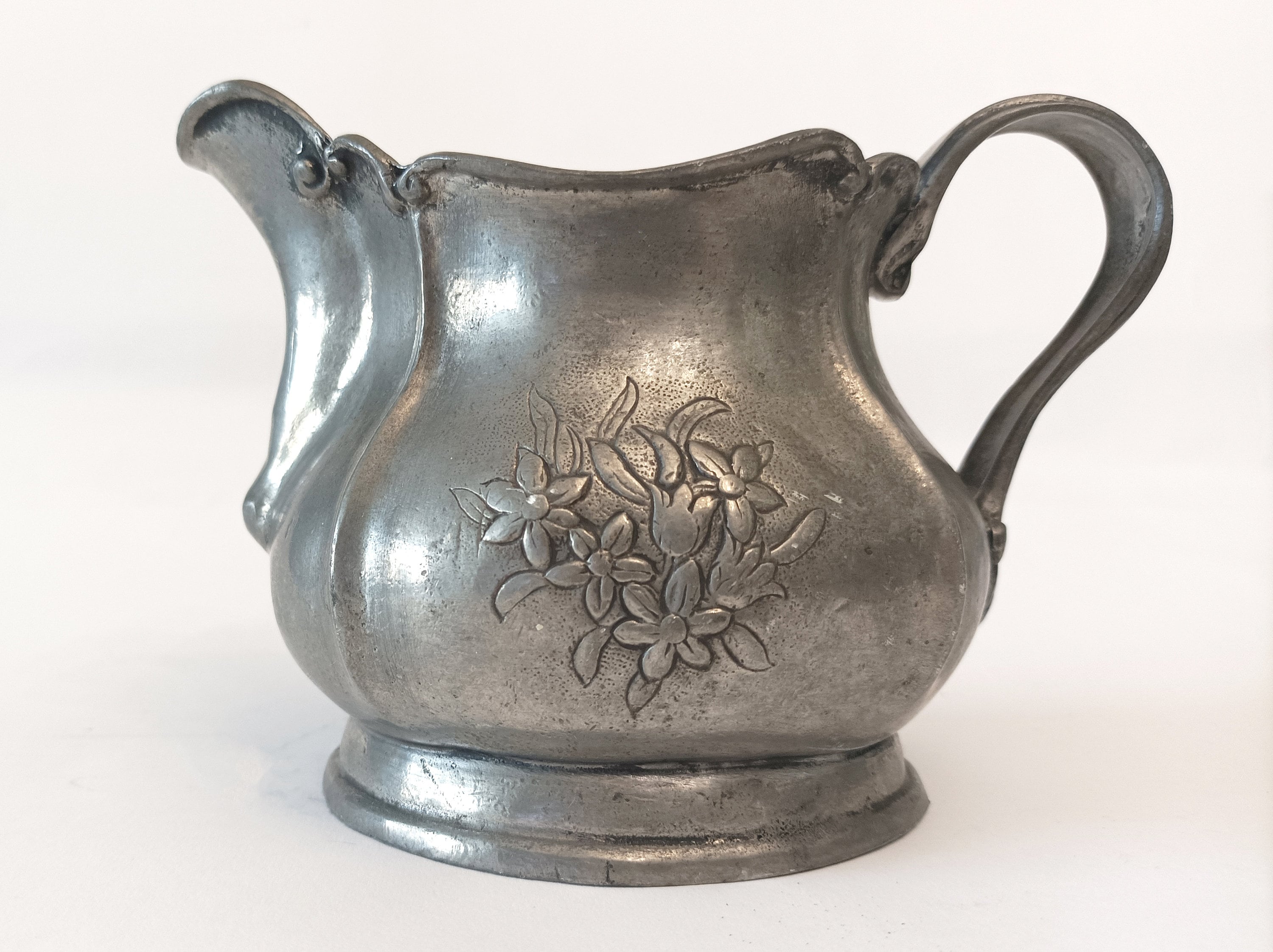 Antique Pewter Beer or Wine Jug Marked E.P.U Europe Etain
