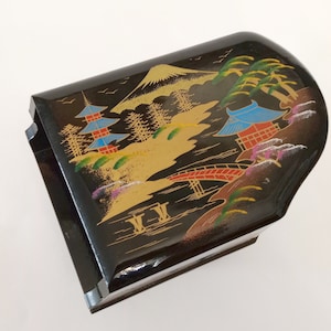Japanse zwart gelakte pianomuziekdoos met ballerina circa 1970 Sieradendoos met houder Fuji chinoiserie-vleugeldoos NIET WERKEND