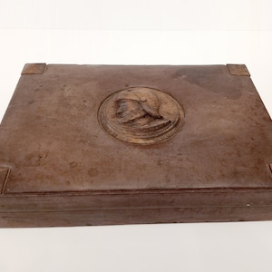 Scatola per sigari in finta pelle con interno in legno, proveniente dalla Spagna circa 1960. Grande scatola per sigarette, regalo per fumatori, ideale per la stanza dell'uomo.