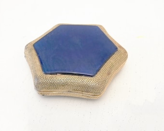 CHRISTIAN DIOR compact powder make up gilded metal and blue enamel by French Designer from the 1970s made in France