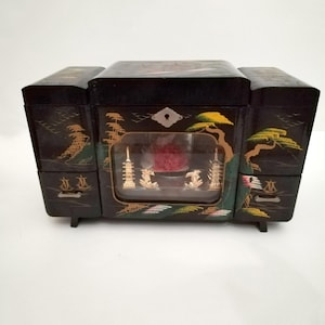 Grote zwart gelakte chinoiserie-design muziekdoos op kist circa 1970 Japanse vintage sieraden muziekdoos met grote ballerina