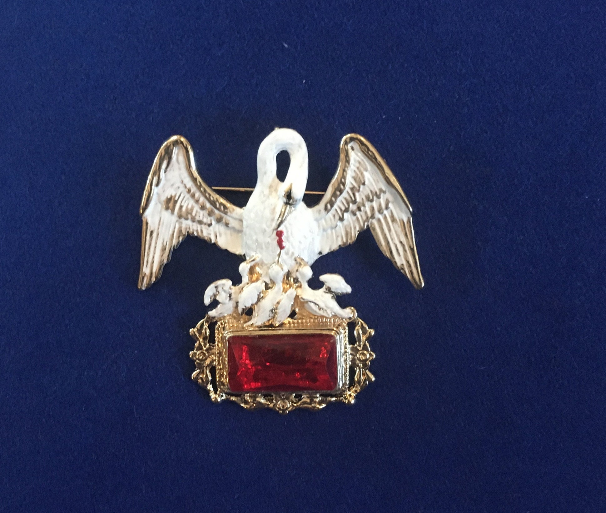 Pelican Piety Queen Elizabeth Tudor Renaissance Brooch Pendant SCA