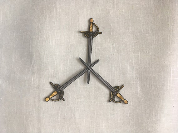 What Is the Origin of the Symbol of Crossed Swords in the Military? -  Synonym