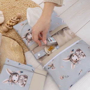 Embragues de pañales impermeables boho bunny / bolsa de pañales personalizada / bolsas organizadoras de pañales para niñas / regalo para mamá / bolsa de pañales