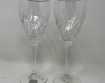 Mikasa Kristallvinglas med virvelmönster, guldkant, set om 2, tillverkat i Slovenien, 23 cm