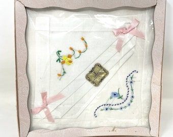 Vintage Boxed Ladies Handkerchief Set 2 DifferentColored Embroider All Cotton