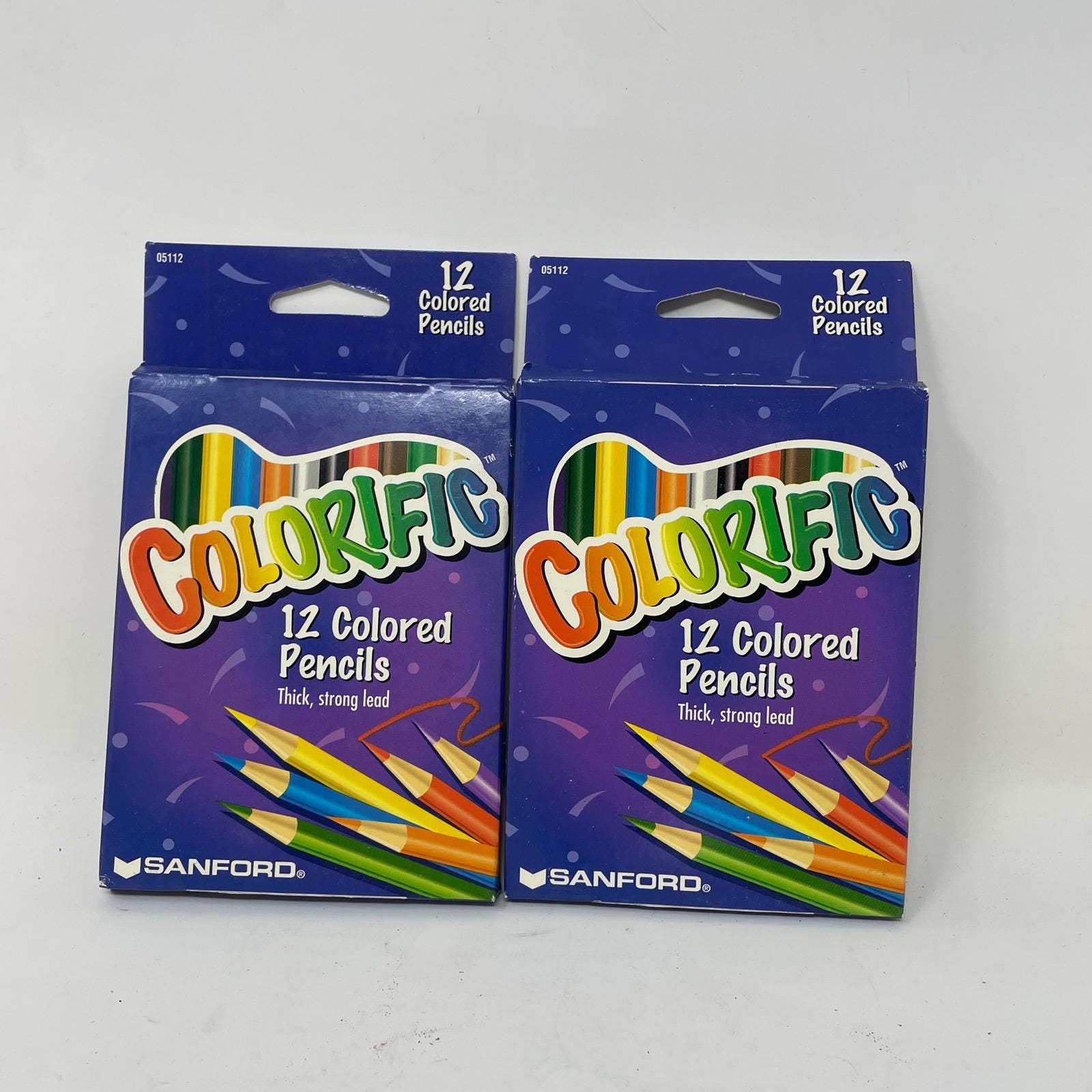 WPRO Tilly – Lot 12 Mini Crayons De Couleur En Bois, Boîte Carton Recyclé Avec Taille-crayon, Cadeau écolo Enfant