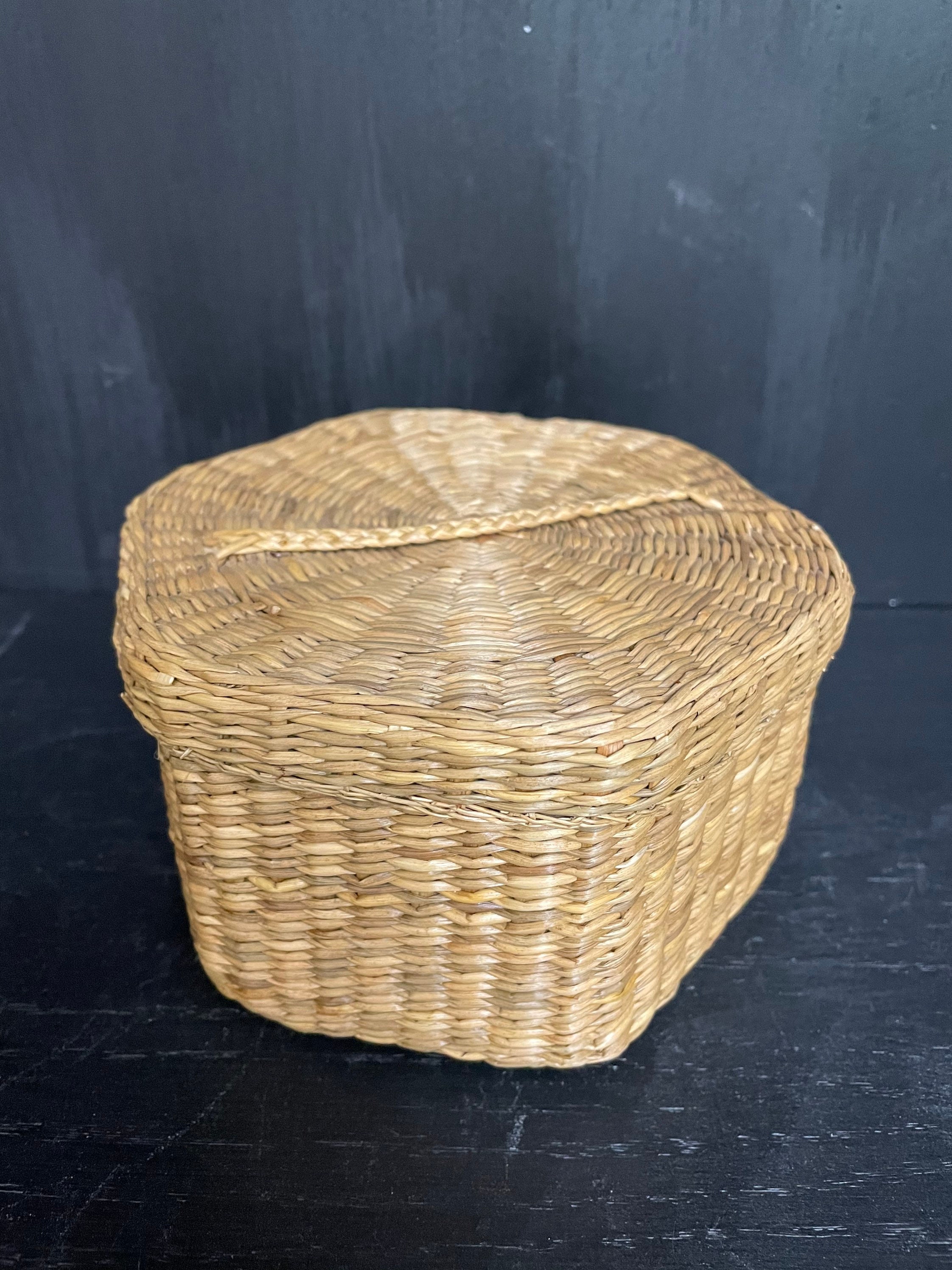 Vintage Woven Grass Basket With Lid Etsy UK