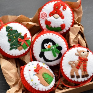 Set of 5 felt Christmas ornaments, Christmas decorations, Christmas tree, penguin, reindeer, gingerbread house, gnome image 2
