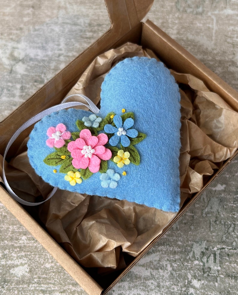 Floral blue heart, Mothers Day gift, Felt heart, Spring decor, Heart decor, Floral decor, Gift for her, Wedding favors, Wedding favours image 4