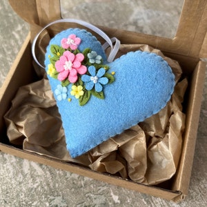 Floral blue heart, Mothers Day gift, Felt heart, Spring decor, Heart decor, Floral decor, Gift for her, Wedding favors, Wedding favours image 2