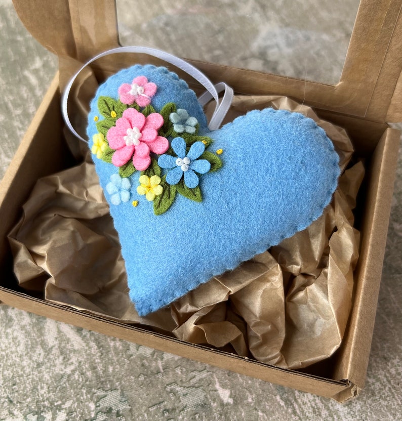 Floral blue heart, Mothers Day gift, Felt heart, Spring decor, Heart decor, Floral decor, Gift for her, Wedding favors, Wedding favours image 2