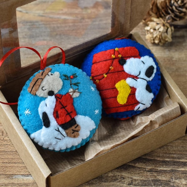 Set of 2, Snoopy Christmas, Christmas decorations, Felt Christmas ornaments, Handmade Christmas decorations, Charlie Brown, Snoopy,