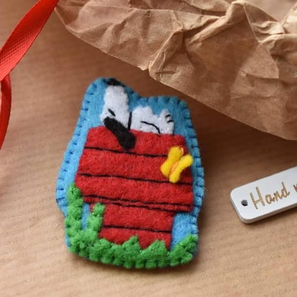 Snoopy, Felt brooch, Charlie Brown, Snoopy brooch, Animal brooch, Original brooch, Snoopy felt brooch