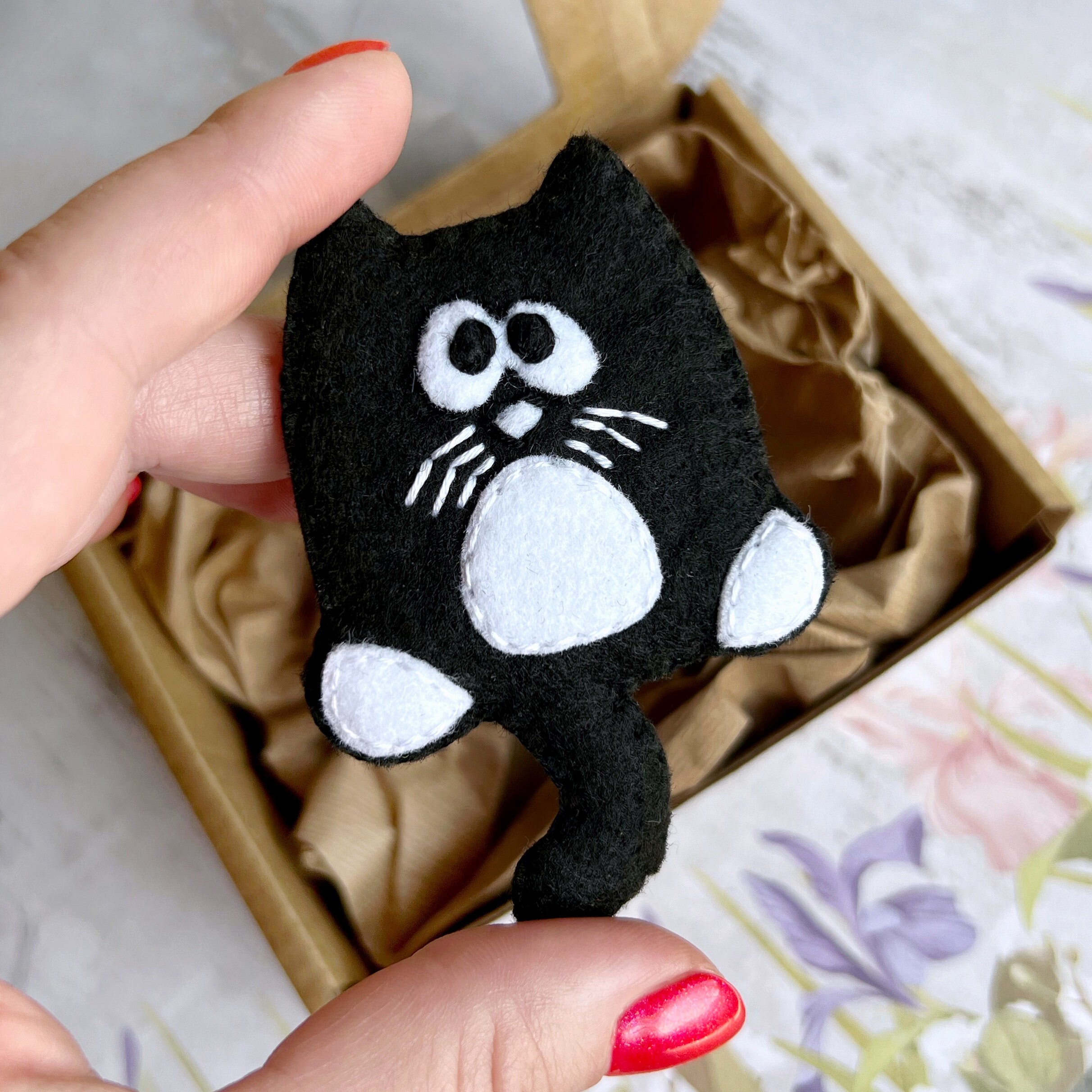 Cat brooch Felt cat brooch Cat pin Cat Jewelry Cat lover gift Handmade Brooch Felt brooch
