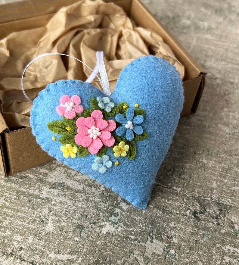 Floral blue heart, Mothers Day gift, Felt heart, Spring decor, Heart decor, Floral decor, Gift for her, Wedding favors, Wedding favours image 7