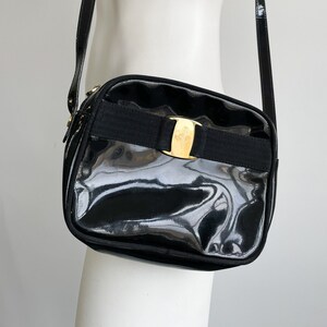 Salvatore Ferragamo パテントレザーブラックハンドバッグ 美品✨フェラガモ パテントレザー ワンショルダーバッグ VARA ブラック