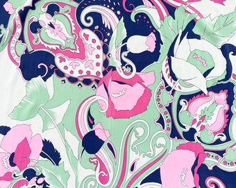 Foulard vintage en soie à imprimé floral, motif floral rose psychédélique, vert sauge et bleu marine, carré Scare, Lasserre Paris, ourlet roulotté