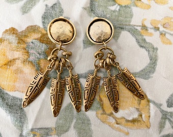 Pendientes de clip colgantes de oro vintage de los años 80, diseño de plumas, clips llamativos, estilo boho hippie chic