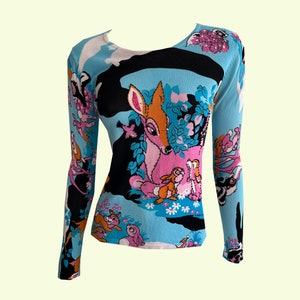 Y2K Missis Bambi Print Top, Perlen verziert, Farbe rosa, blau, schwarz und orange, süßer Cartoon Print, langärmelig mit U-Ausschnitt