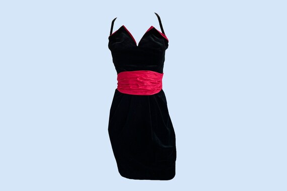 Black dress with red accents hotsell