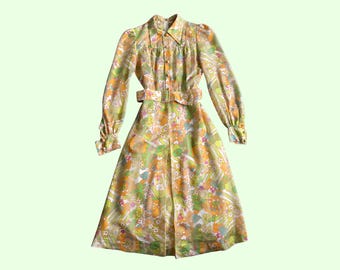 70s Blumen Kleid in Grün: Halbtransparentes Oberteil, passender Gürtel - UK Größe 10