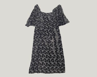 1950s Lucresia Firenze Black Devore Velvet Dress – Art Deco Floral Pattern, Puff Sleeves, Draped Back, UK 6–8, EU 34-36