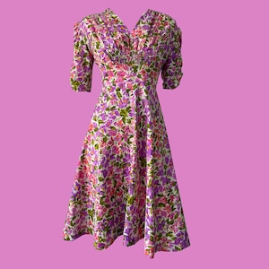 Vintage 70-tals blommig A-linjeklänning: Lila & Rosa V-ringning bild 1