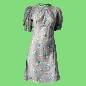 60s Vintage Floral Swing Dress: Laura Craig Green Frill Collar