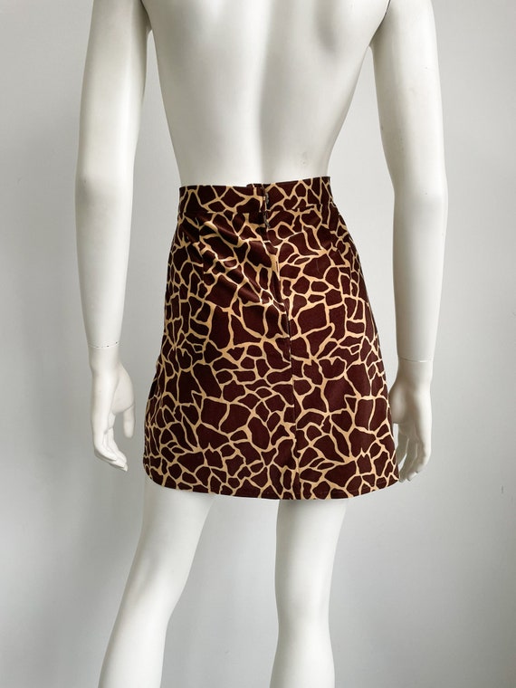 Vintage Giraffe Print Mini Skirt, High Rise, Brow… - image 3