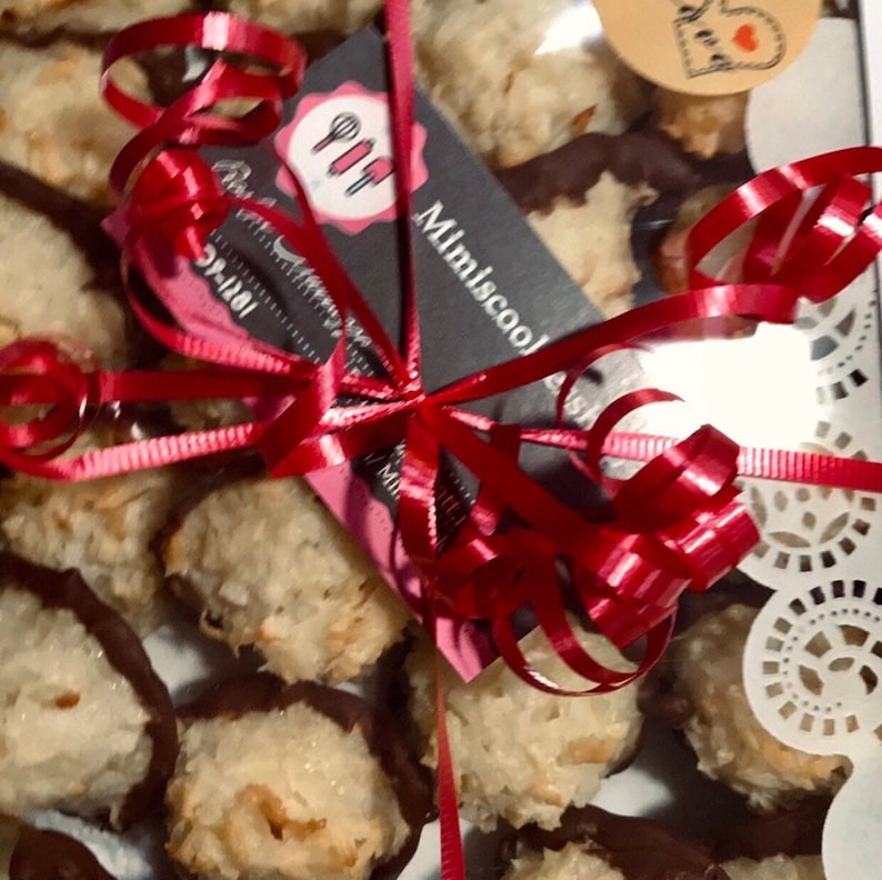 COCONUT MACAROONS image 1