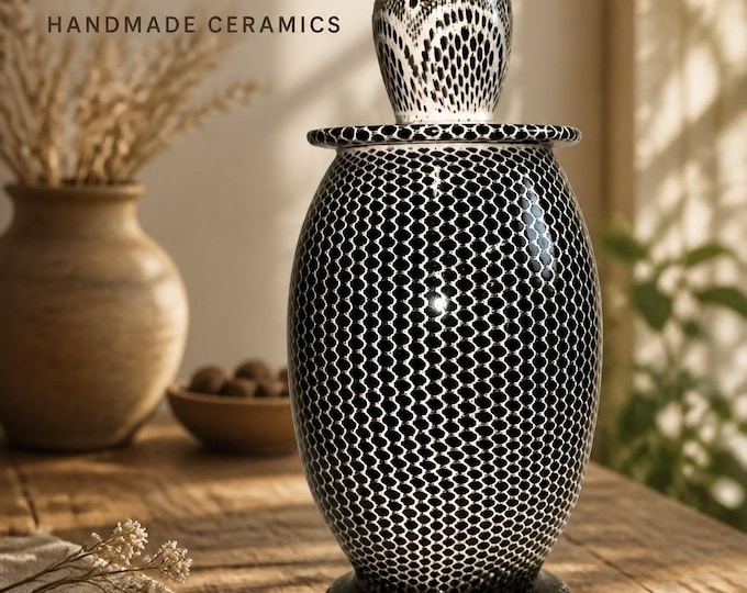 Elegant Honey Comb URN | BlACK and WHITE URN