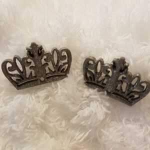 Gray colorful crowns