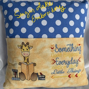 Reading GIRAFFE Pillow, Reading pillow, Book pocket, 16 x 16 pillow, Reading poem