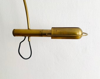 Impresionante lámpara de pie de arco ajustable de Florian Schulz | Década de 1970