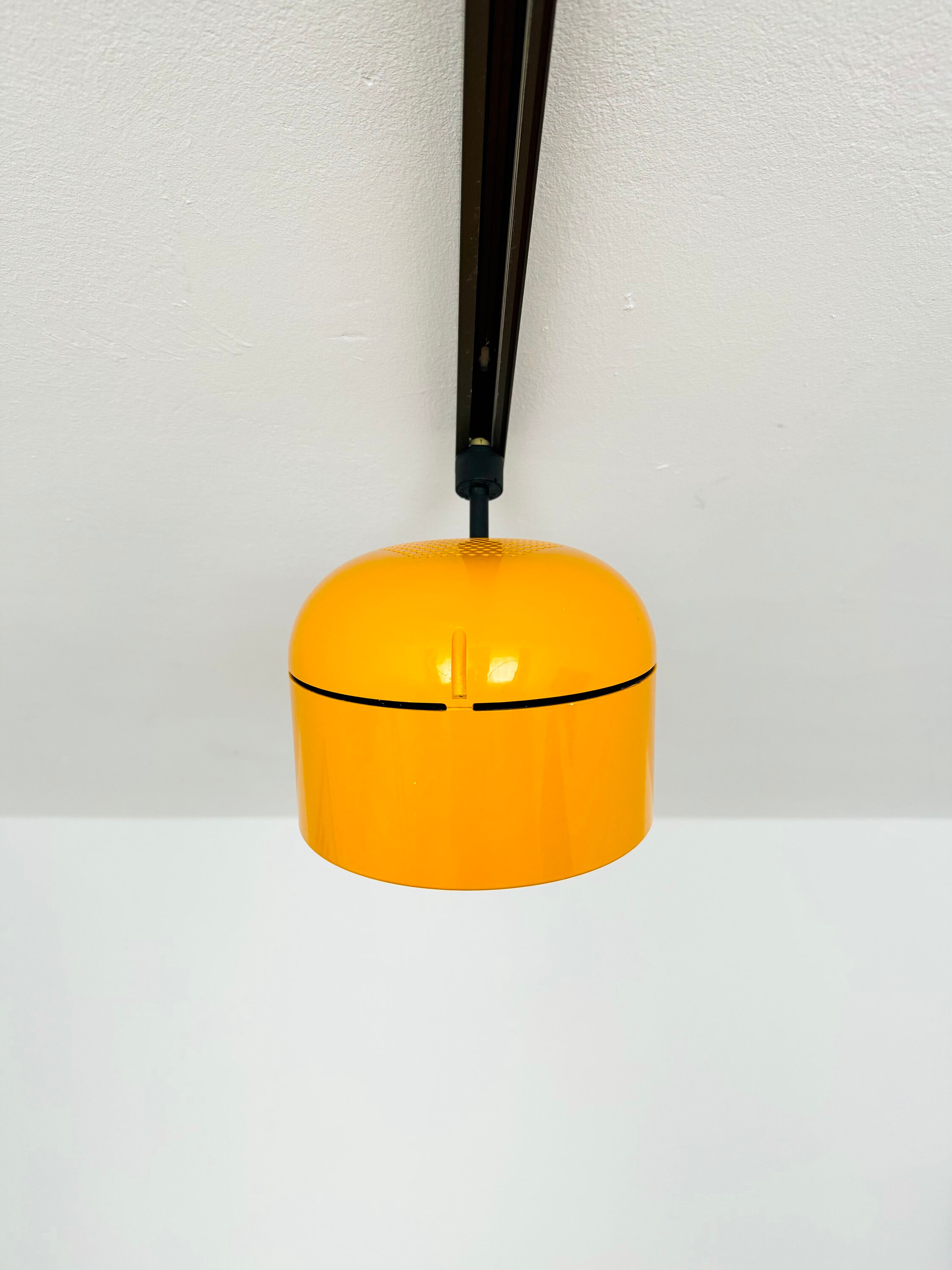 1 of 6 Adjustable Space Age Gallery Spots for 3 Phase Rail by